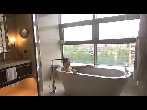 ❤️ 巨大的宝贝 激情地在浴室里撸起了她的阴部 ❤ Russian porn