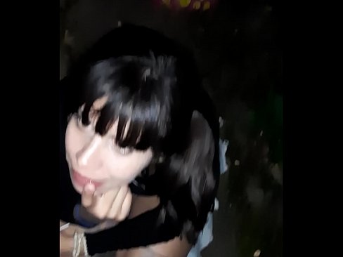 ❤️ 在街上膨胀的阴茎,以换取糖果 ❤ Russian porn