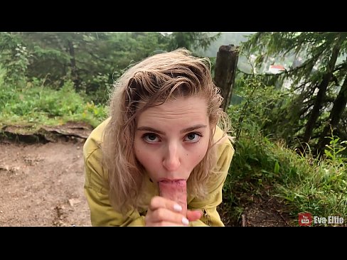 ❤️ 女孩在公共场合口交后吞下精液 - Eva Elfi ❤ Russian porn